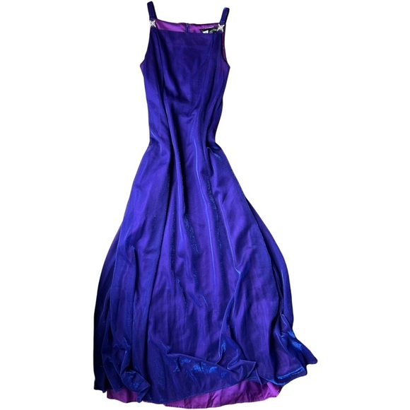 linda bernell Dresses & Skirts - Sleeveless Purple Prom Gown with Silver Detailing